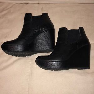 Kork-Ease Black Leather Wedge Boots Size 8